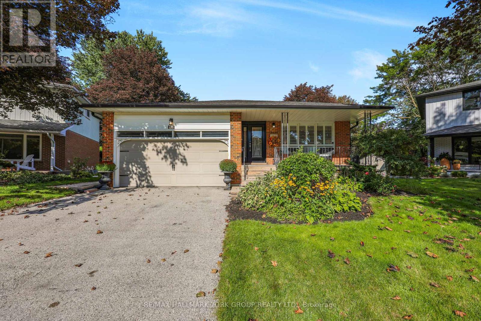 93 JULIA COURT, Newmarket (Central Newmarket)