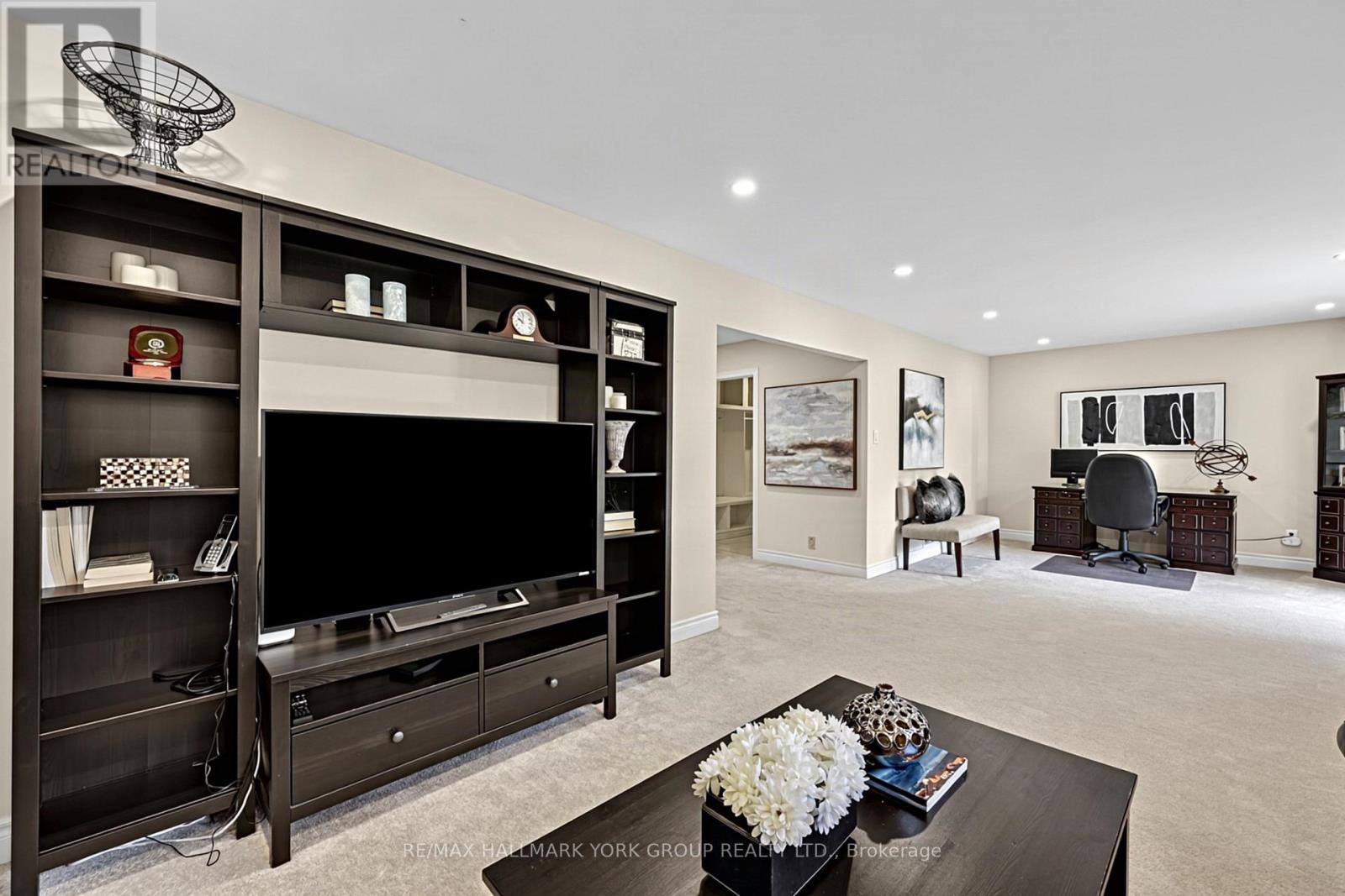 93 JULIA COURT - 26