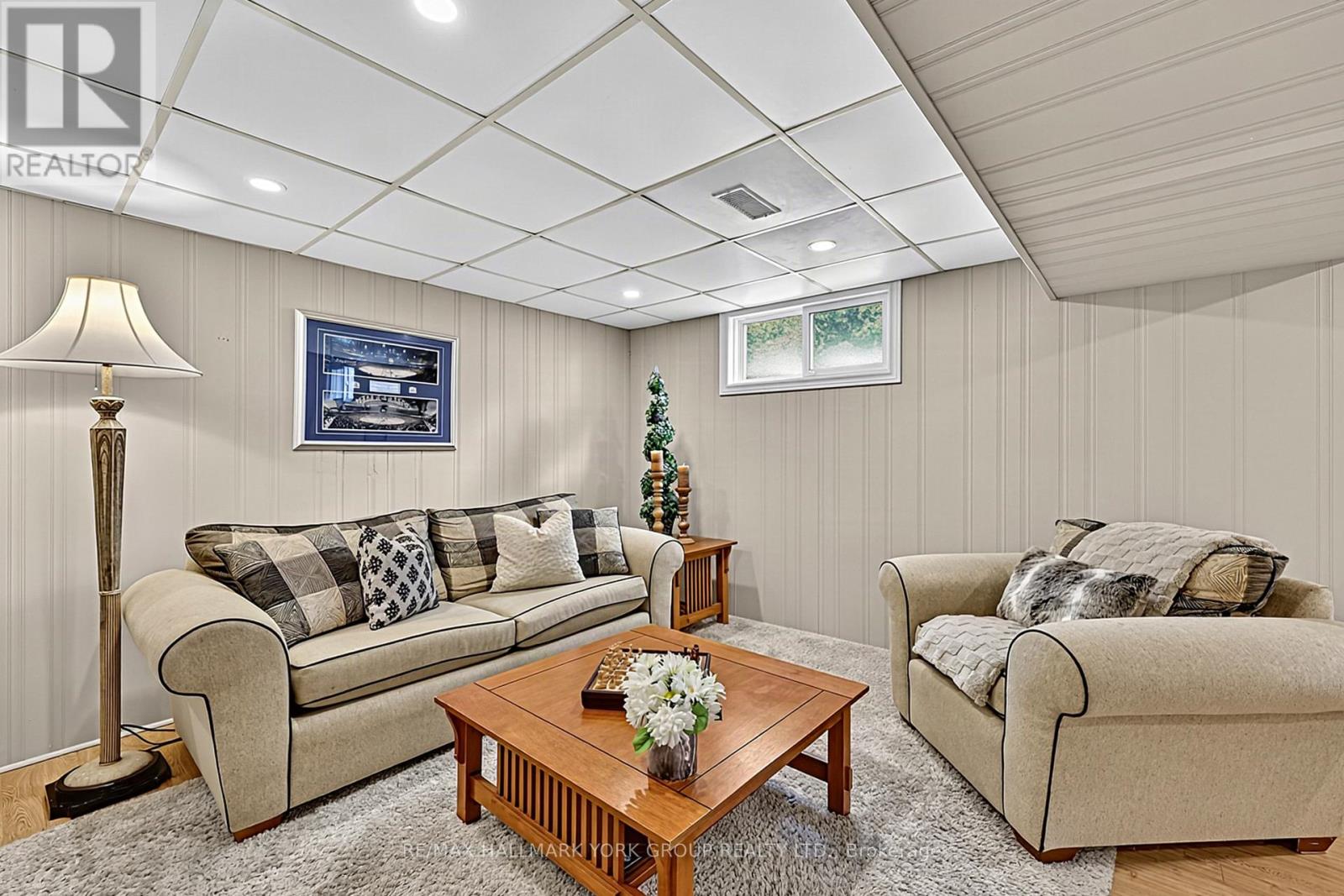 93 JULIA COURT - 33