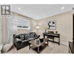 93 Julia Court, Newmarket, ON L3Y4T7 Photo 23