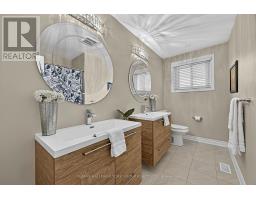 93 Julia Court, Newmarket, ON L3Y4T7 Photo 38