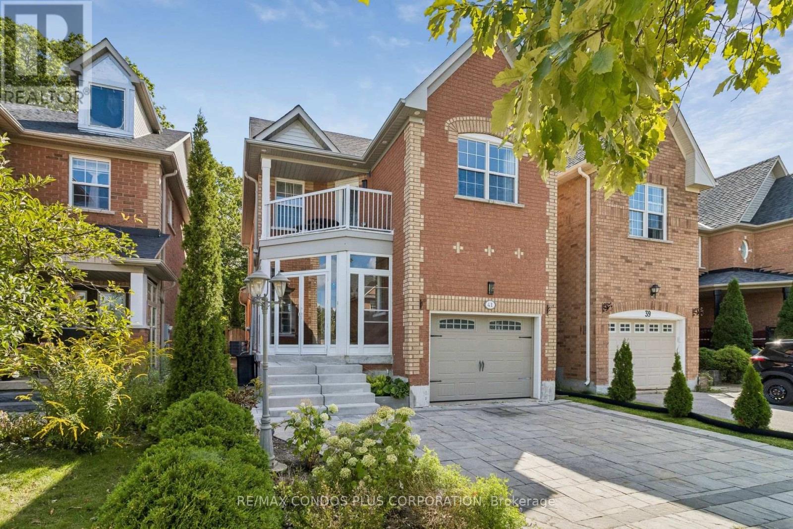 41 MAROON DRIVE, Richmond Hill (Oak Ridges Lake Wilcox)