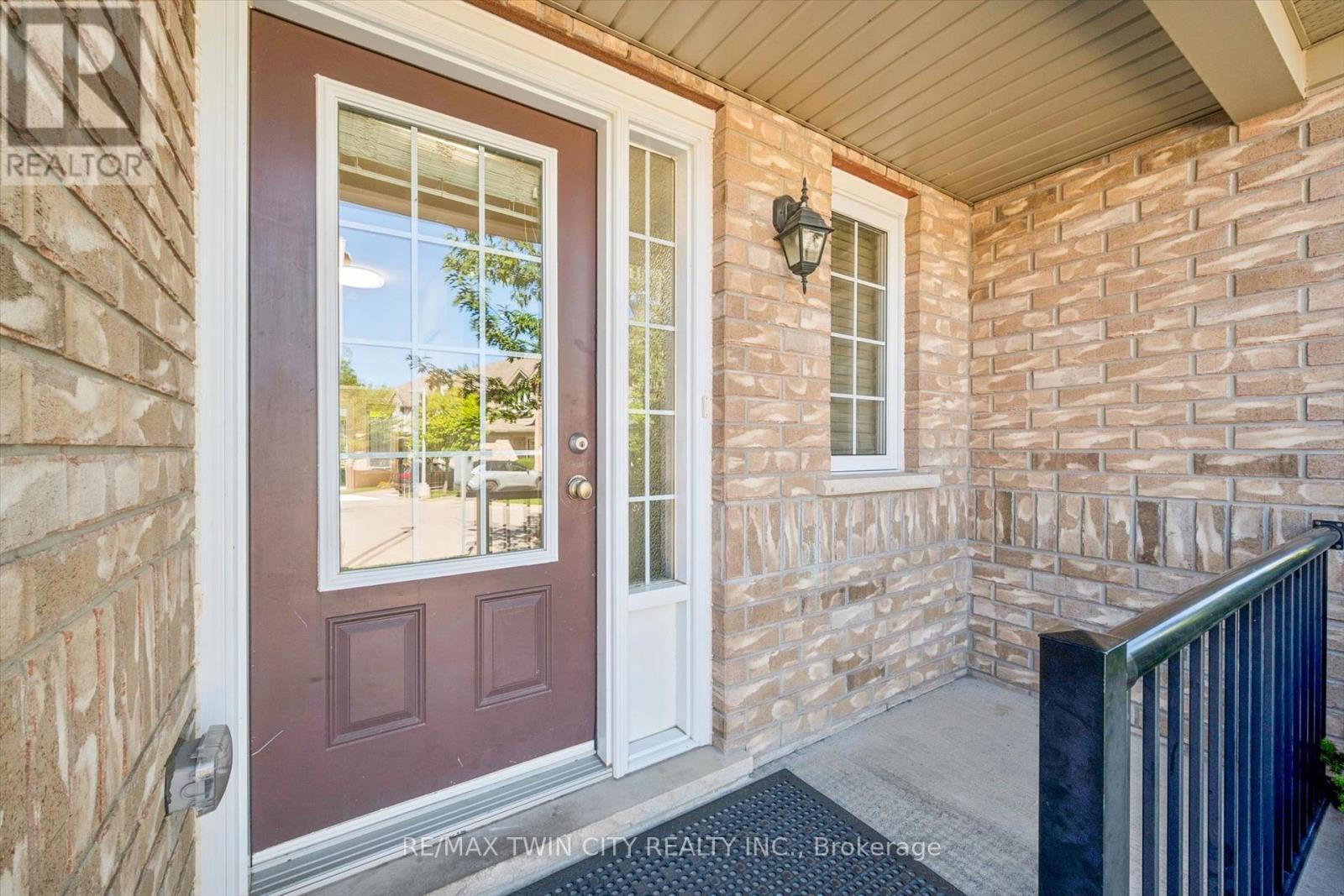 24 - 555 CHABLIS DRIVE, Waterloo — photo 4