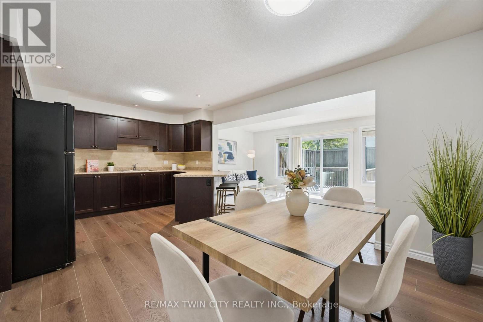 24 - 555 CHABLIS DRIVE, Waterloo — photo 6