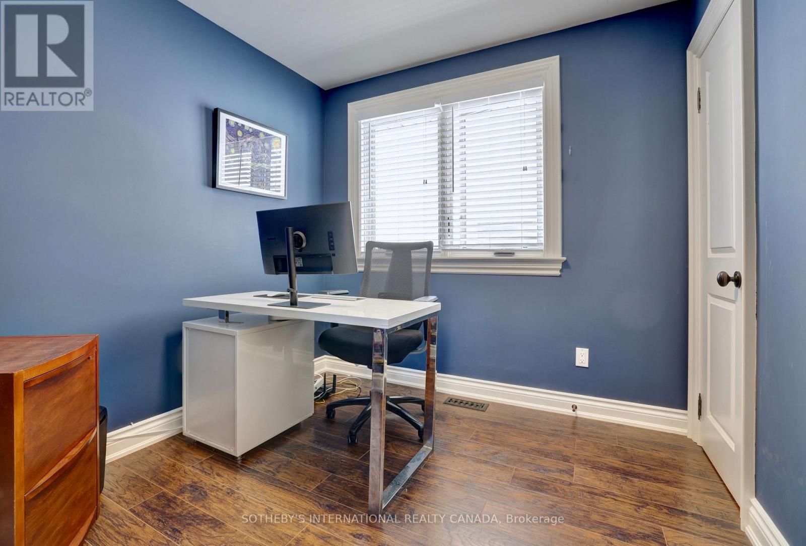 31 MAPLE AVENUE N - 24