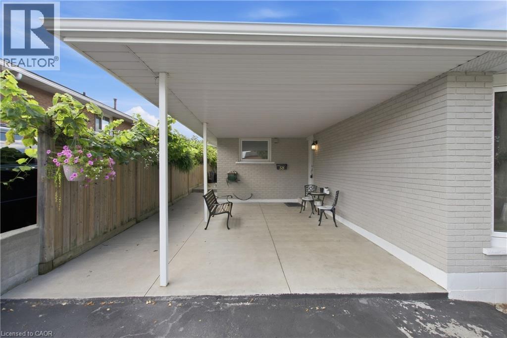 58 TINDALE Court, Hamilton — photo 2