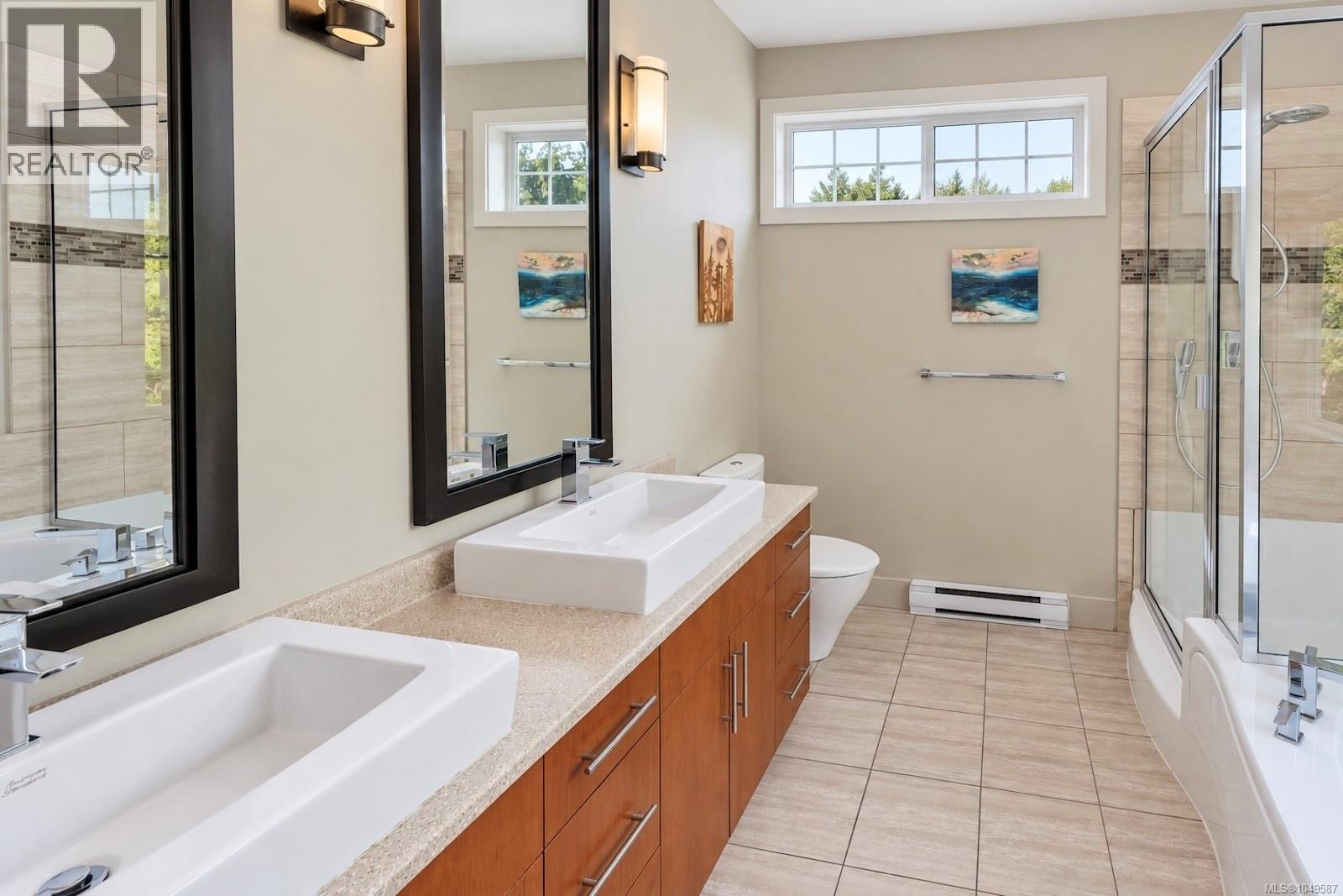 700 Ocean Park Dr, Tofino