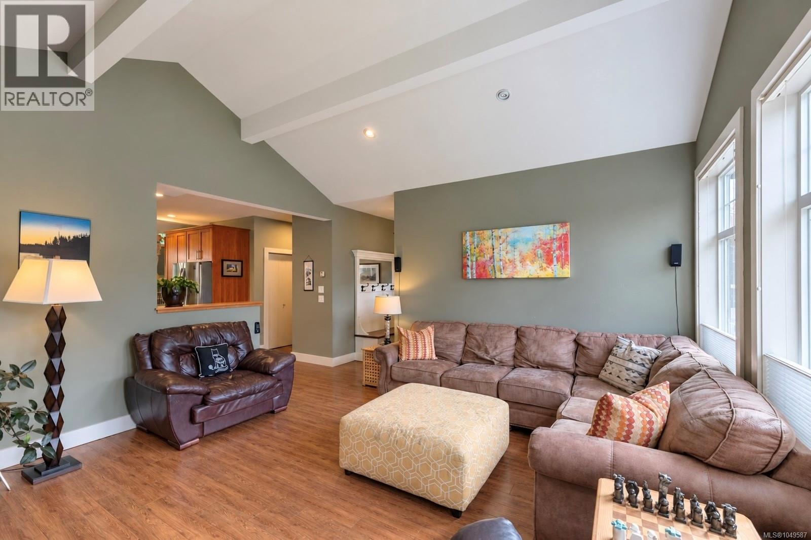 700 Ocean Park Dr, Tofino