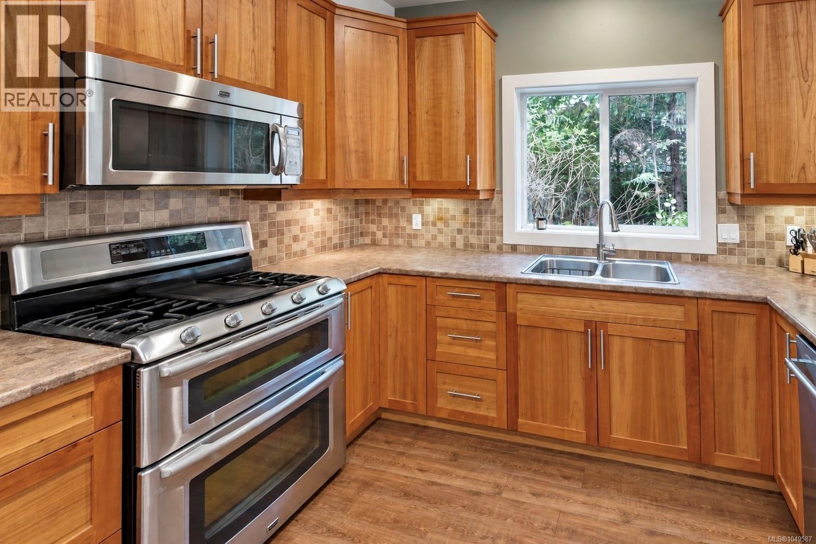 700 Ocean Park Dr - 6