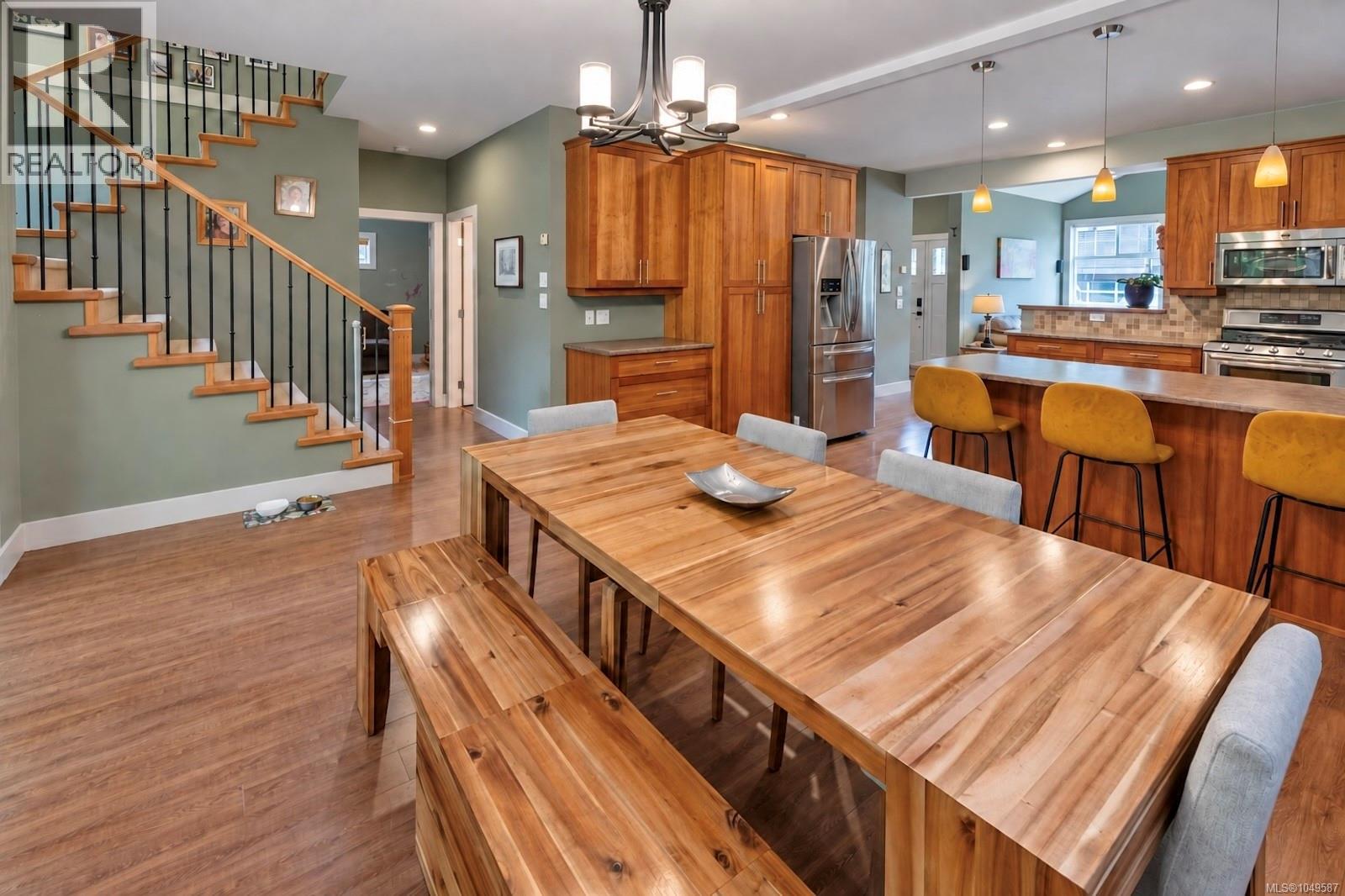 700 Ocean Park Dr, Tofino