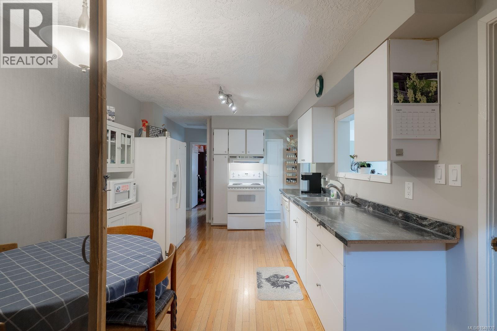 1602 Joan Ave, Crofton