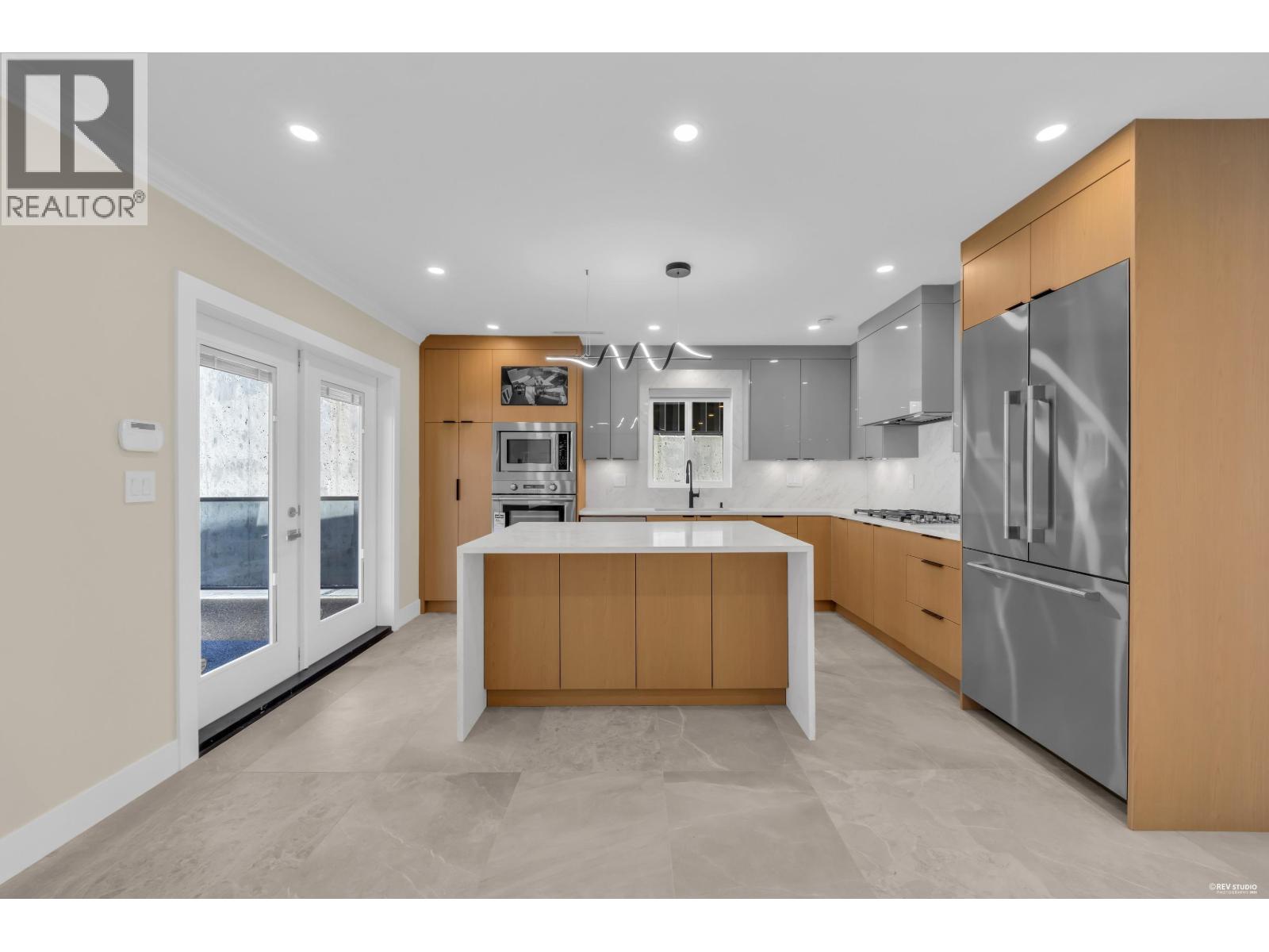 800 MONTROYAL BOULEVARD, North Vancouver — photo 9