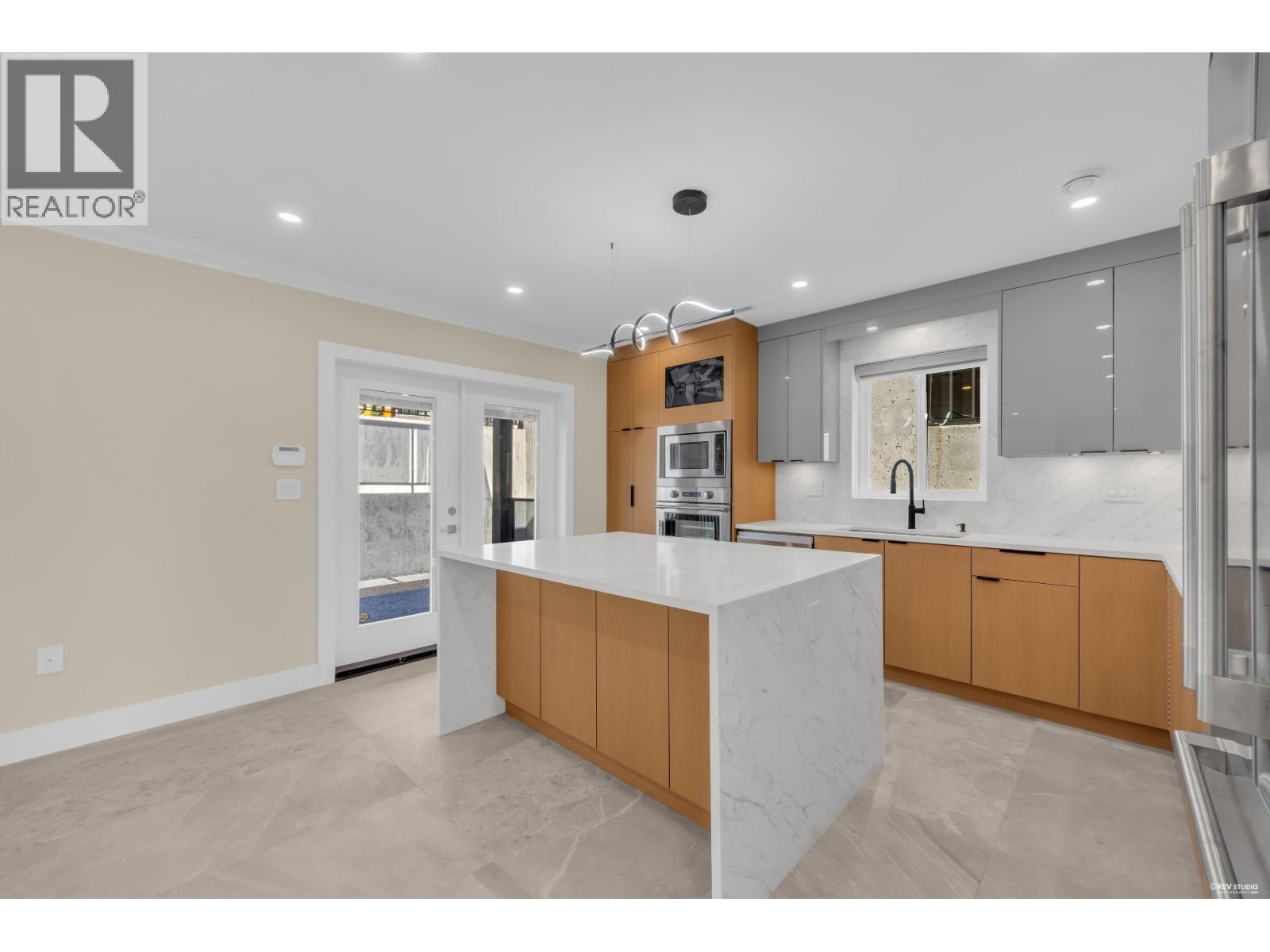 800 MONTROYAL BOULEVARD, North Vancouver — photo 6