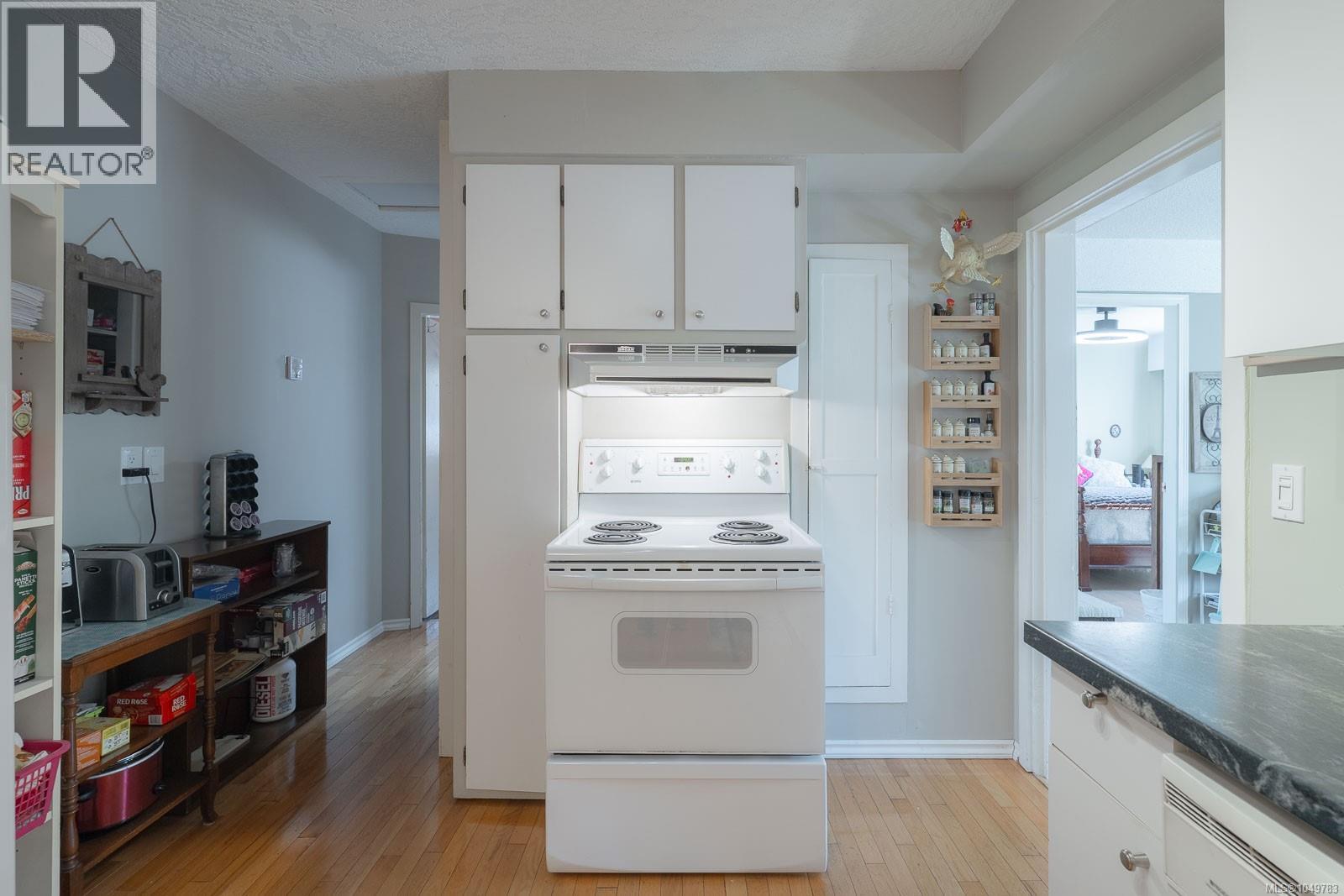 1602 Joan Ave - Image 58