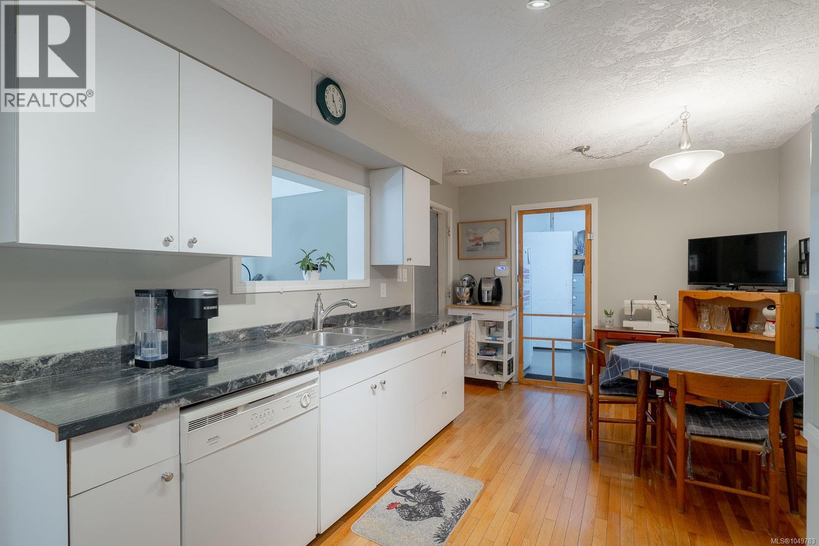 1602 Joan Ave - Image 57