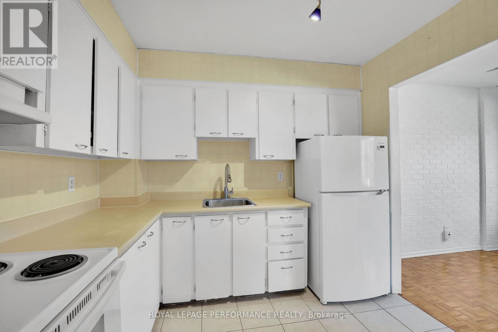 208C - 2044 Arrowsmith Drive