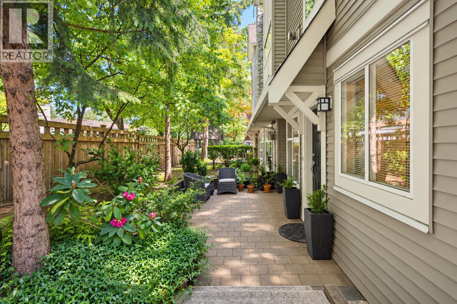 1071 LYNN VALLEY ROAD