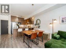 210 827 Roderick Avenue, Coquitlam, BC V3K0E3 Photo 9