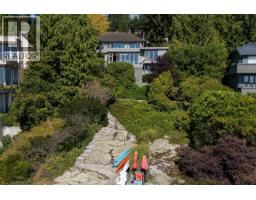 4052 Marine Drive, West Vancouver, BC V7V1N6 Photo 12