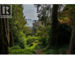 4052 Marine Drive, West Vancouver, BC V7V1N6 Photo 9