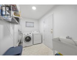1594 Plateau Crescent, Coquitlam, BC V3E3B3 Photo 16