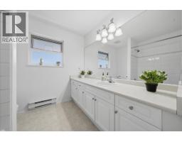1594 Plateau Crescent, Coquitlam, BC V3E3B3 Photo 23