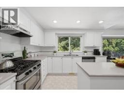 1594 Plateau Crescent, Coquitlam, BC V3E3B3 Photo 7