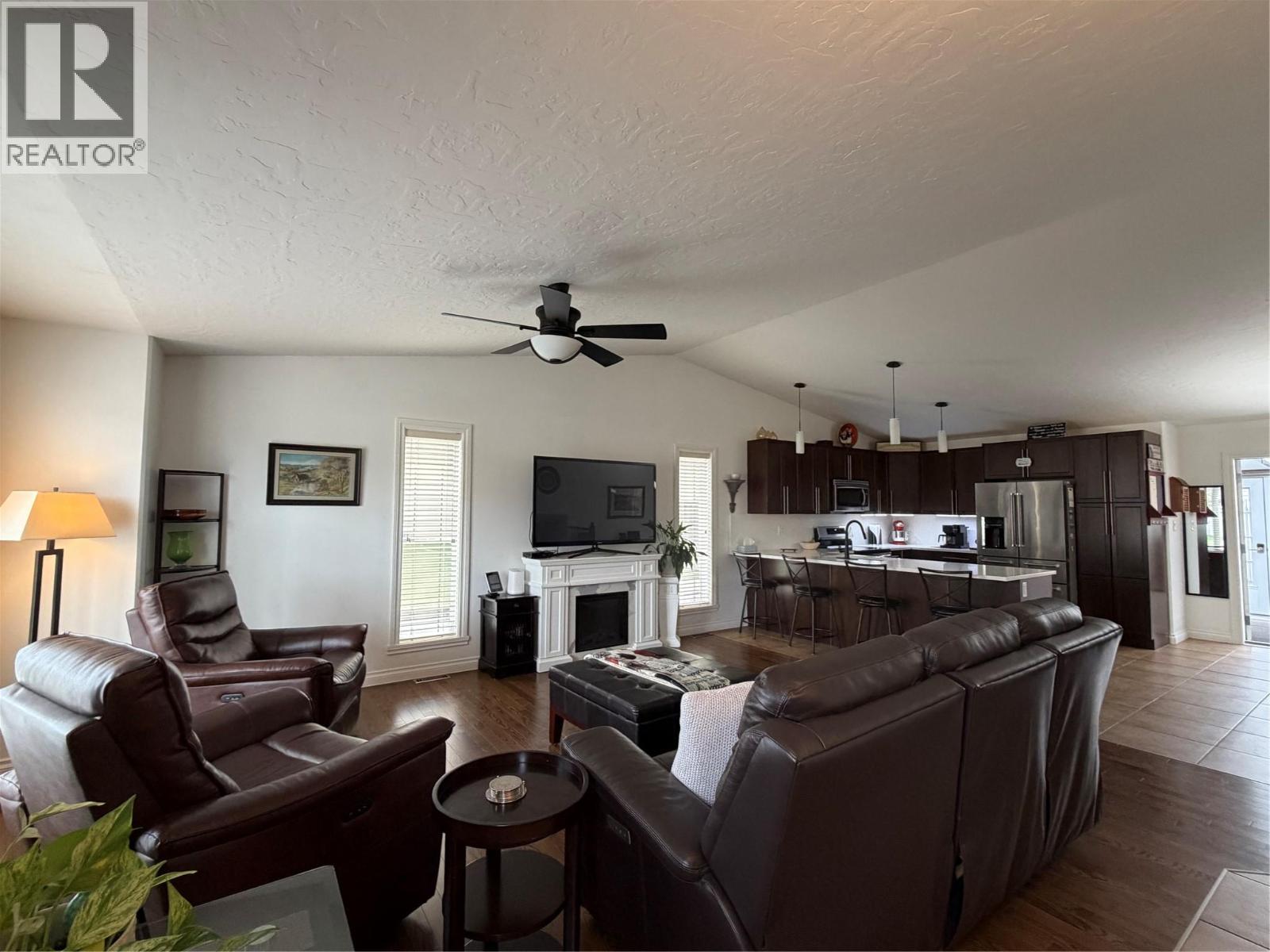 1841 87 Avenue, Dawson Creek — photo 4