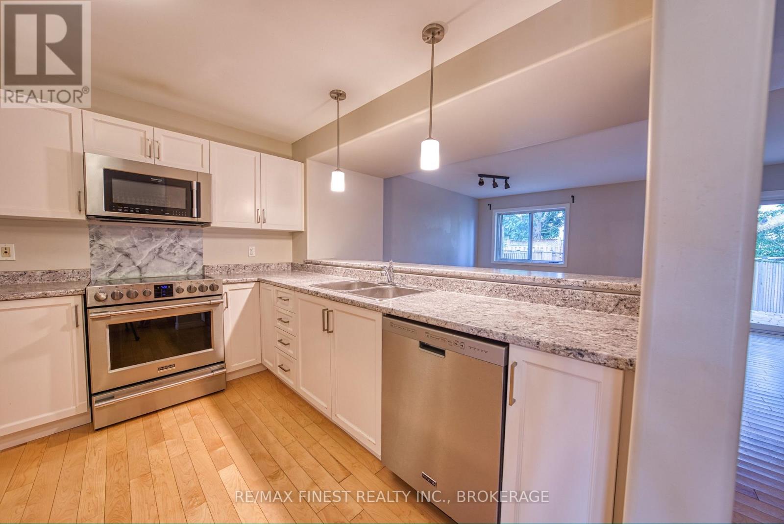 1010 ROSANNA AVENUE - Image 10