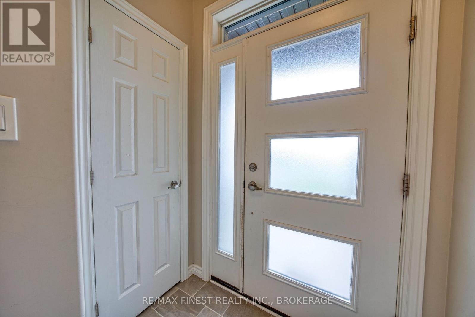 1010 ROSANNA AVENUE - 2