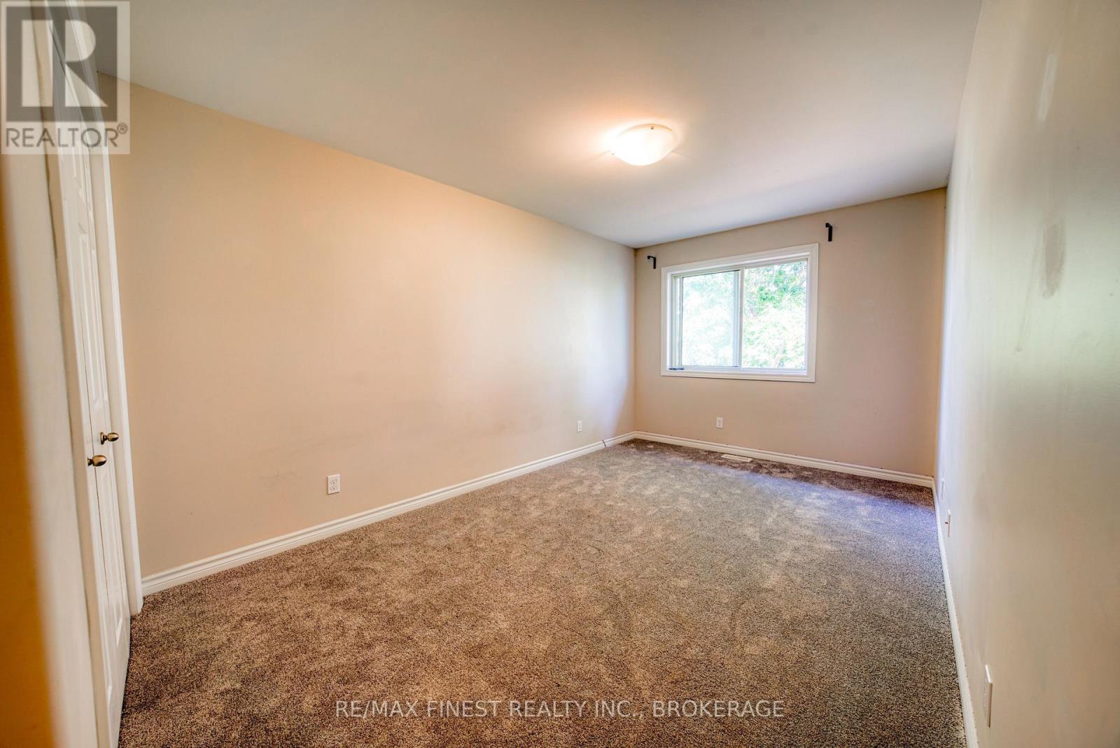 1010 ROSANNA AVENUE - Image 22