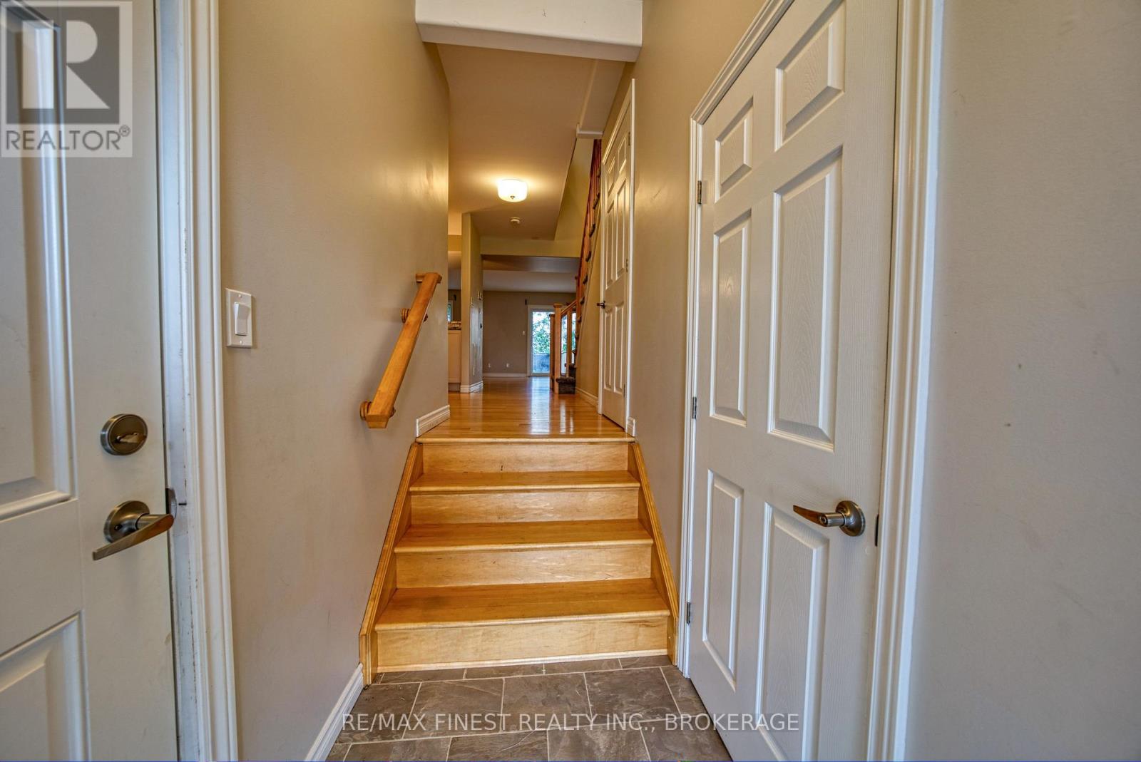 1010 ROSANNA AVENUE - Image 4