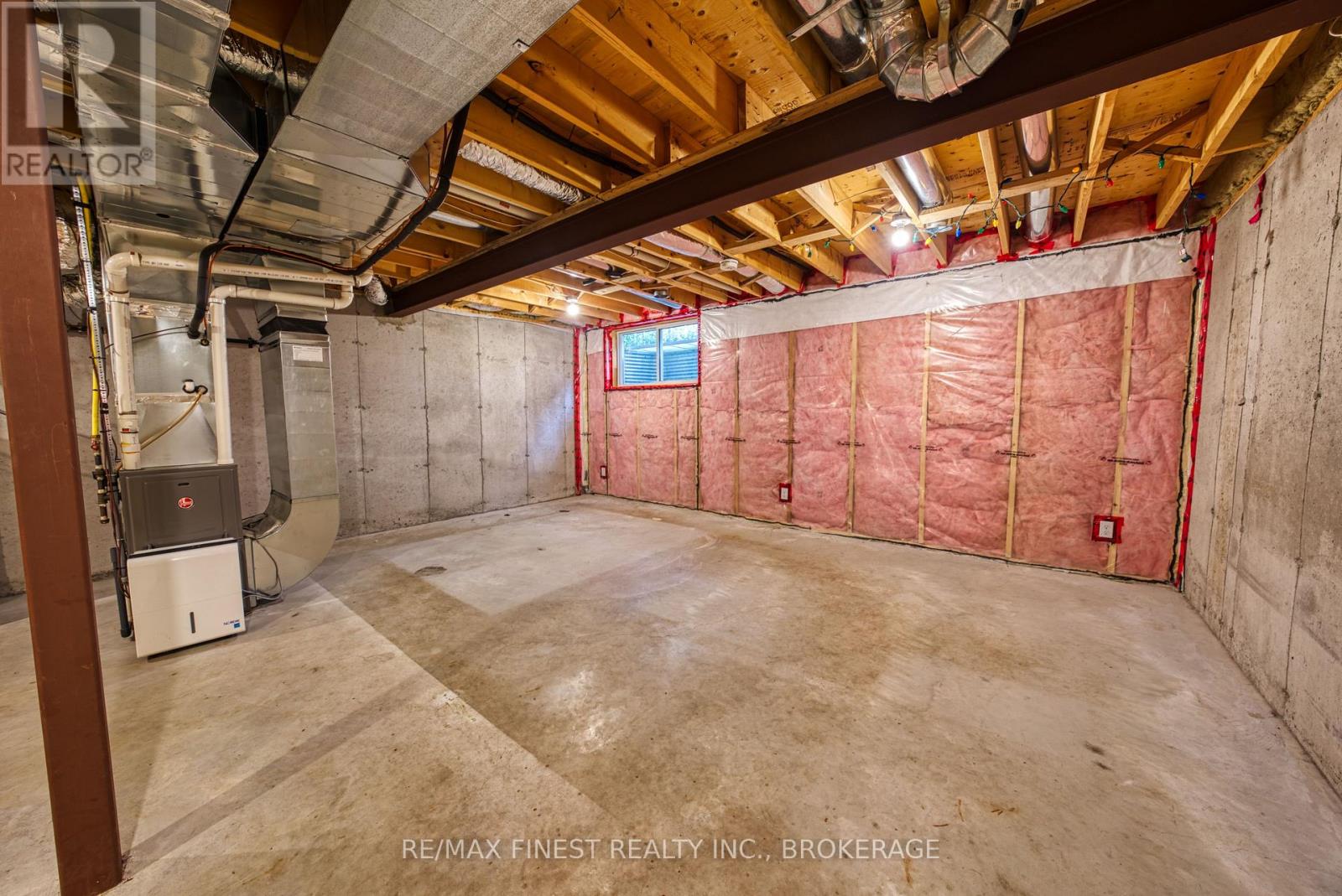 1010 ROSANNA AVENUE - 35