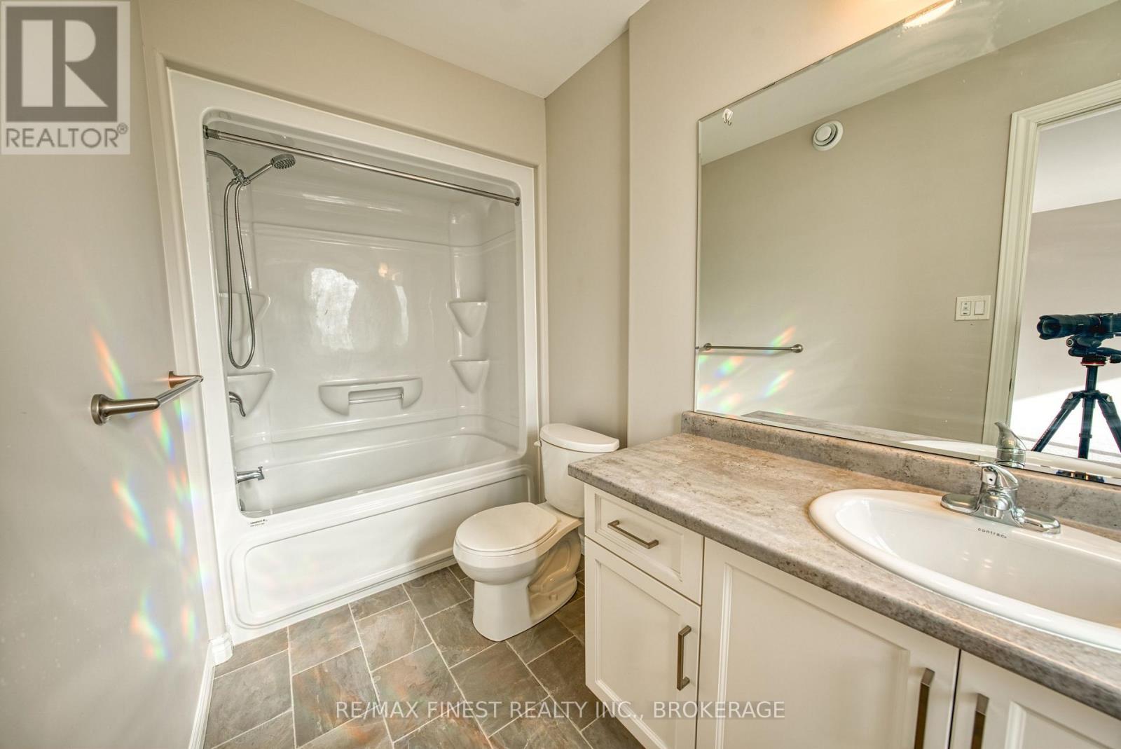 1010 ROSANNA AVENUE - 31