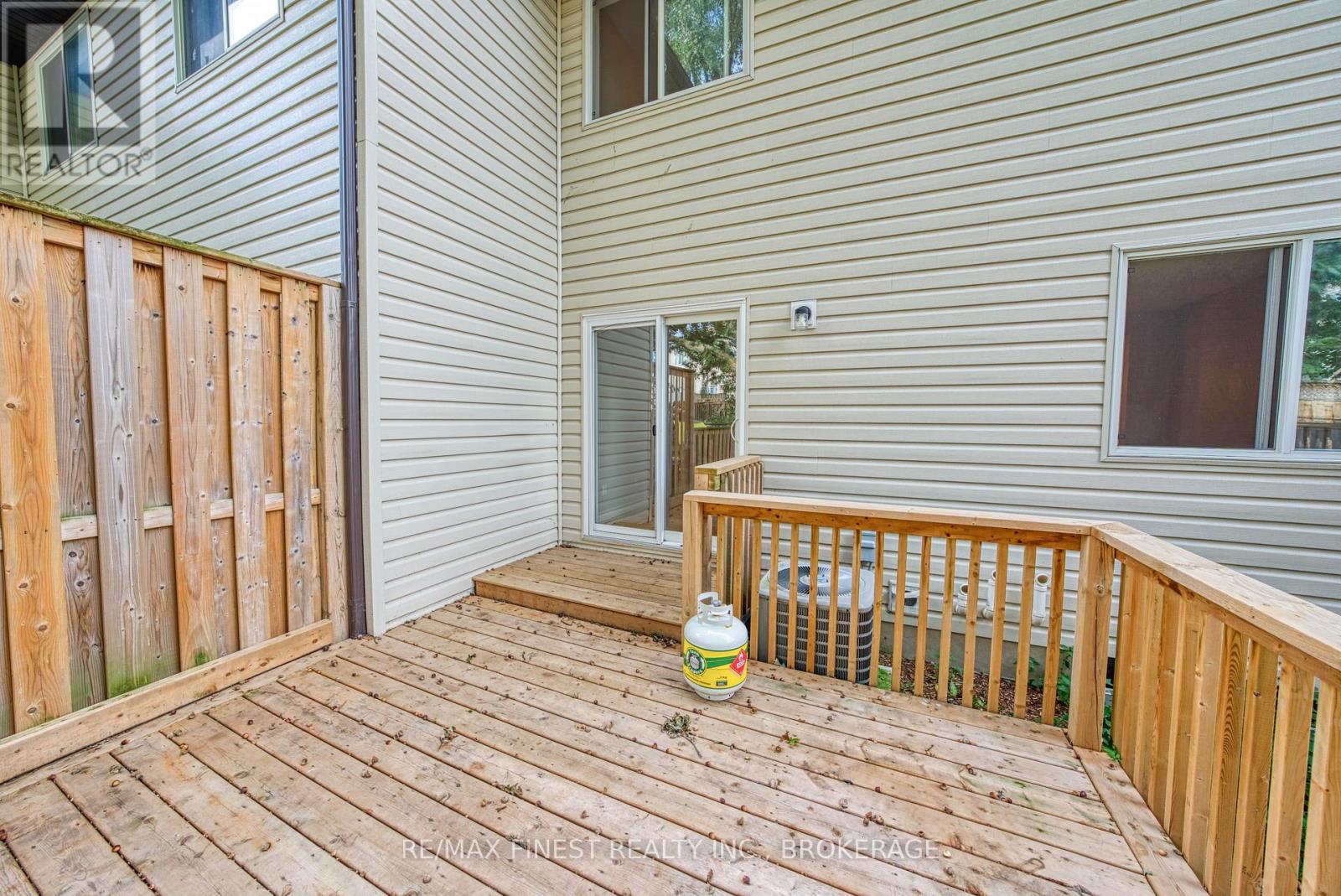 1010 ROSANNA AVENUE - Image 32