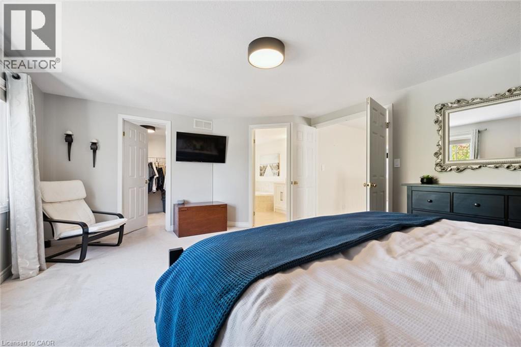 642 INTERLAKEN Drive - Image 20