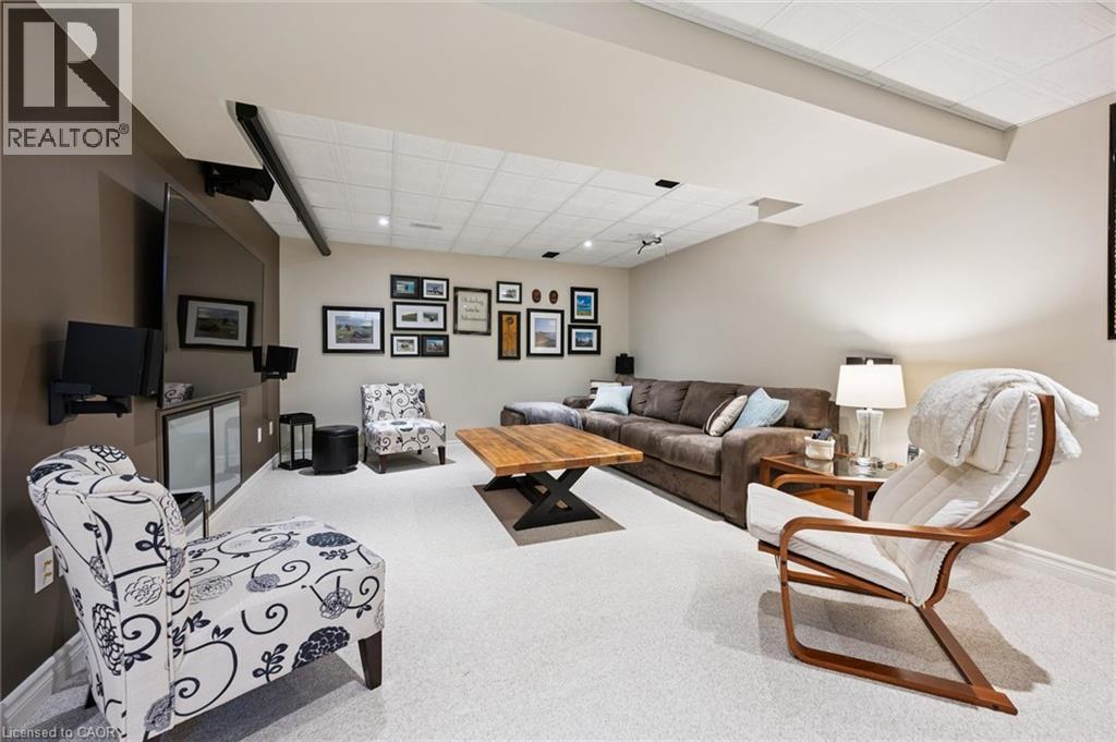 642 INTERLAKEN Drive - Image 28