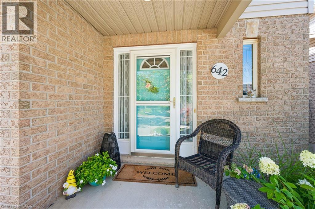 642 INTERLAKEN Drive, Waterloo — photo 3