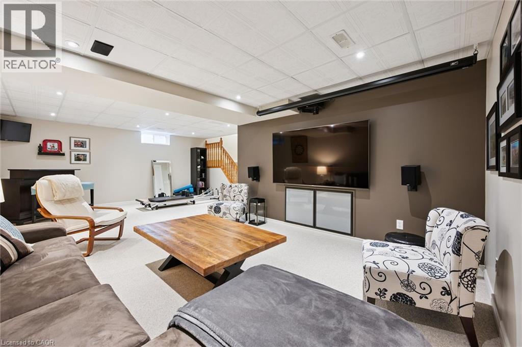642 INTERLAKEN Drive - Image 30
