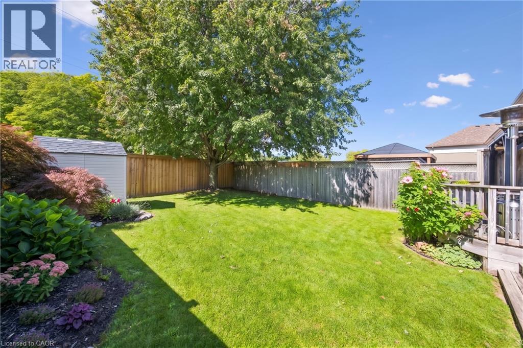 642 INTERLAKEN Drive - Image 33