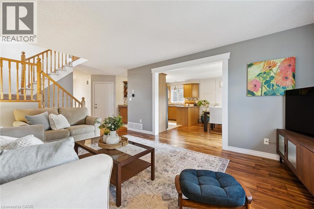 642 INTERLAKEN Drive, Waterloo — photo 9