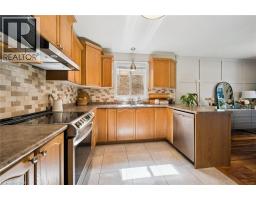 642 Interlaken Drive, Waterloo, ON N2T2Y5 Photo 15