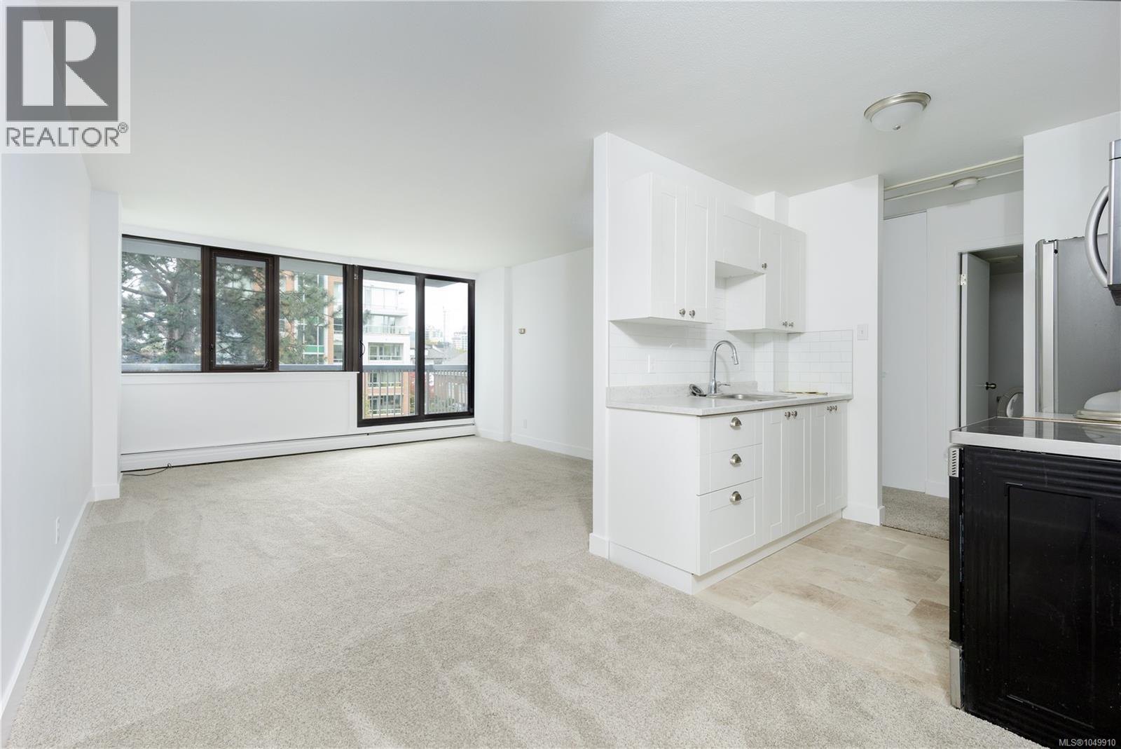 #303 647 Michigan St - 2