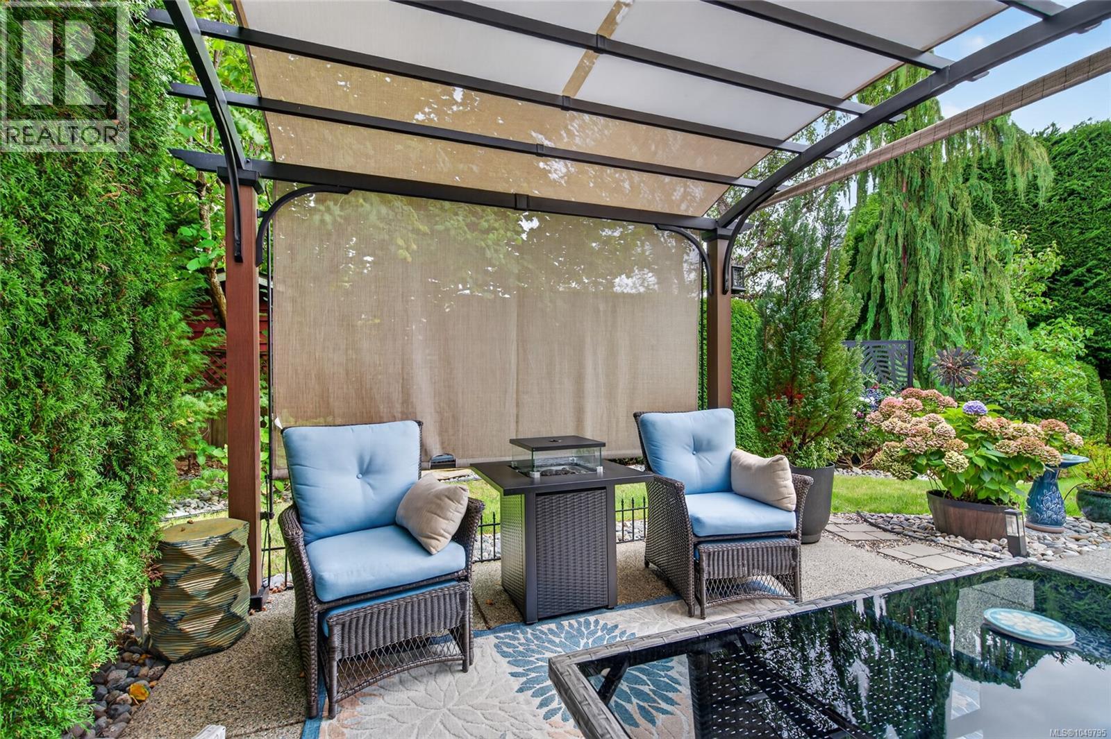 #2B 7250 West Saanich Rd - 32