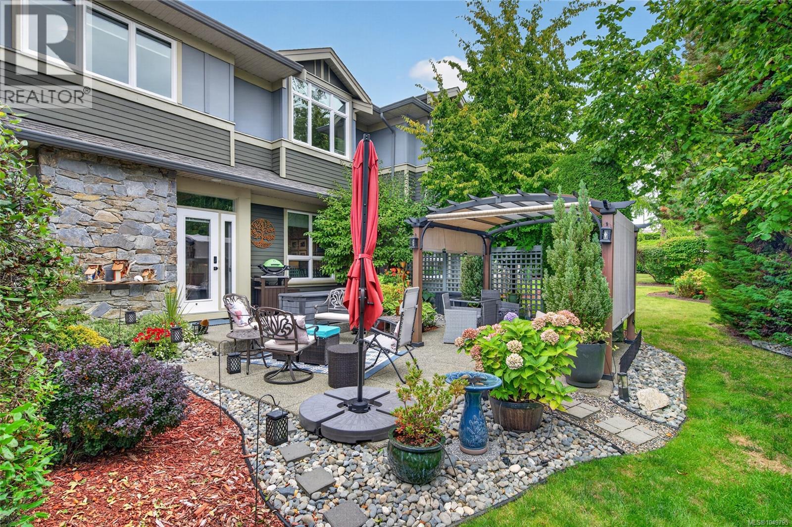 #2B 7250 West Saanich Rd - 33