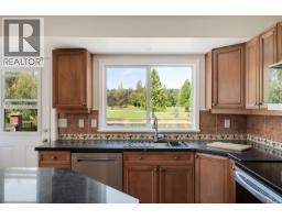 5348 Parker Ave, Saanich, BC V8Y2M9 Photo 30