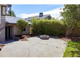 5348 Parker Ave, Saanich, BC V8Y2M9 Photo 74