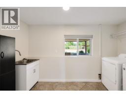 5348 Parker Ave, Saanich, BC V8Y2M9 Photo 58