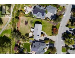 5348 Parker Ave, Saanich, BC V8Y2M9 Photo 80