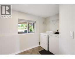 5348 Parker Ave, Saanich, BC V8Y2M9 Photo 59